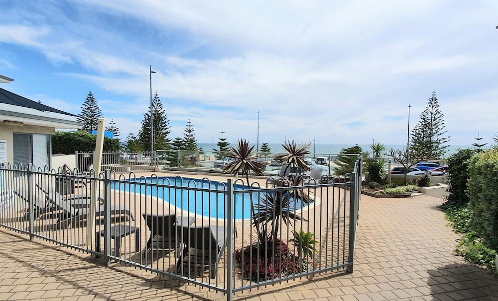 Aparthotel Seashells Scarborough 4*