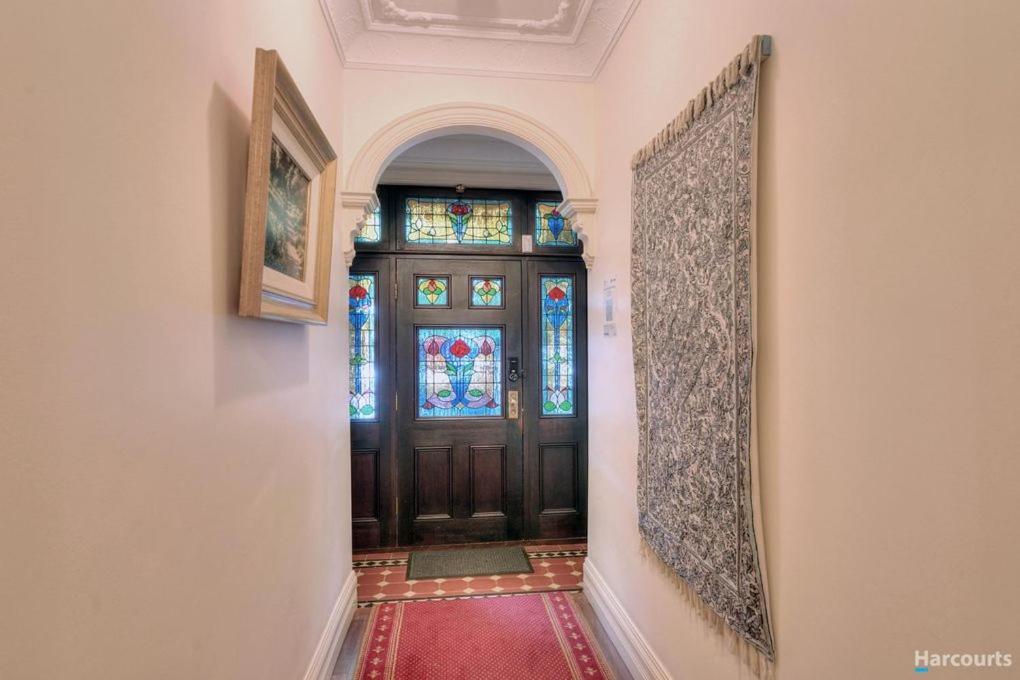 A Romantic In The Heart Of With Free Parking Homestay Perth