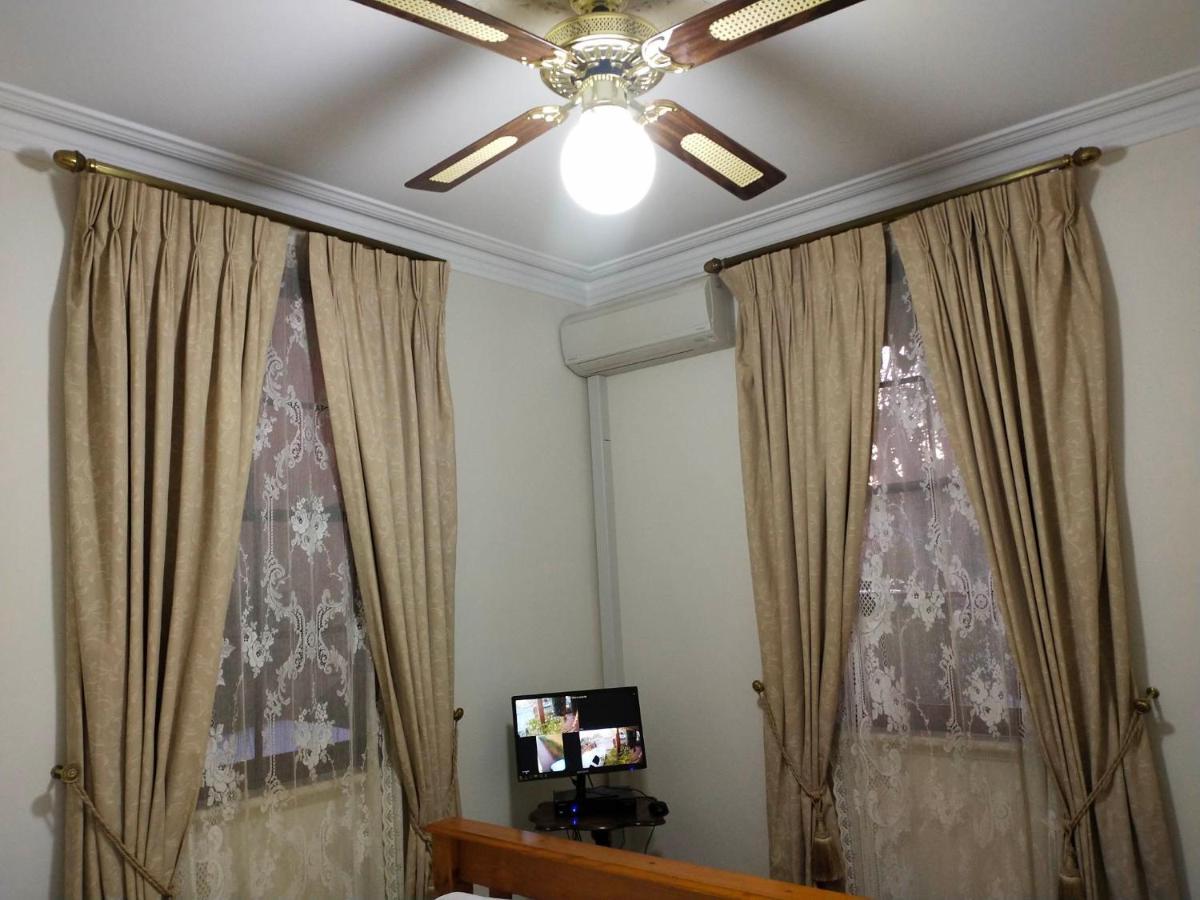 A Romantic In The Heart Of With Free Parking * Perth