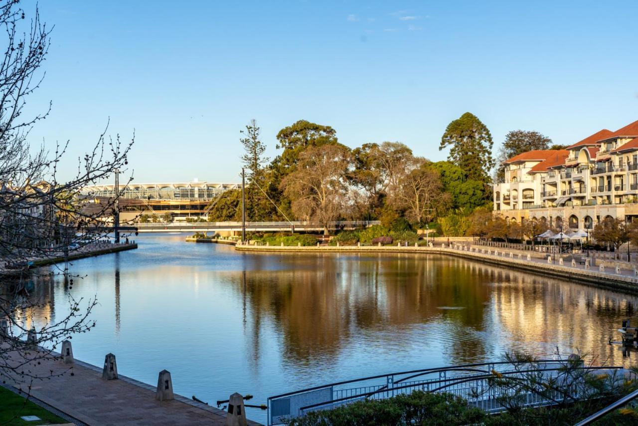 Apartment Riverside Panorama Spectacular Living