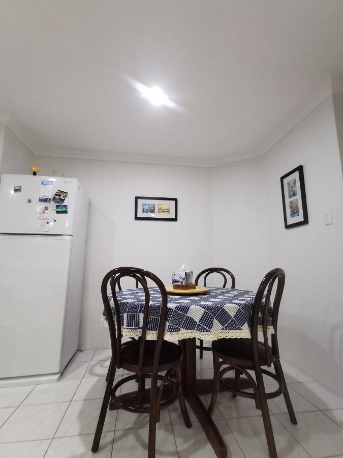 Entire House With 4 Bedrooms Fully Air Conditioned Holiday home Perth