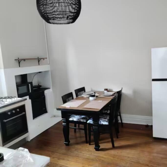 North Stylish Abode Cbd Holiday home *