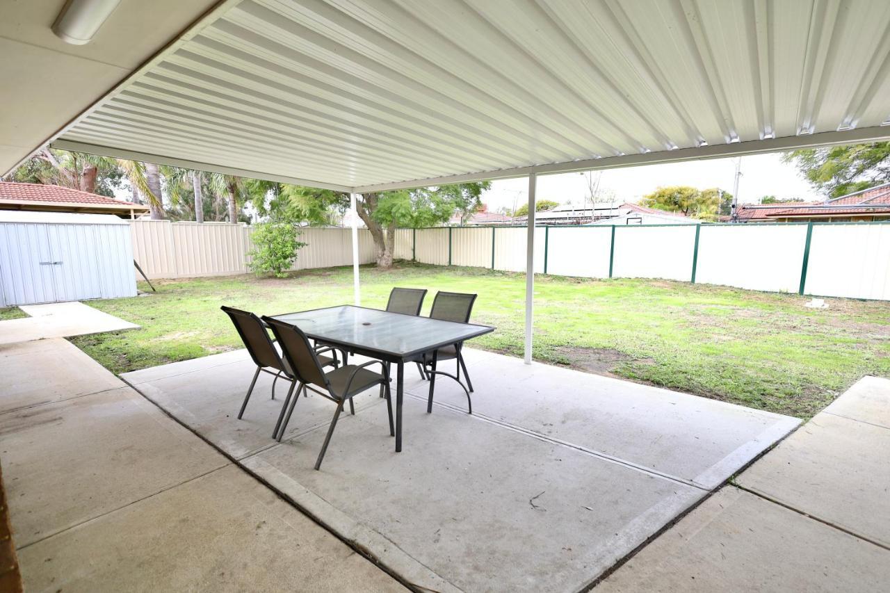 26 Simple Family Mirrabooka Sleeps 5