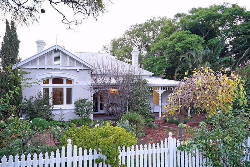 Bed & Breakfast Durack House 4*