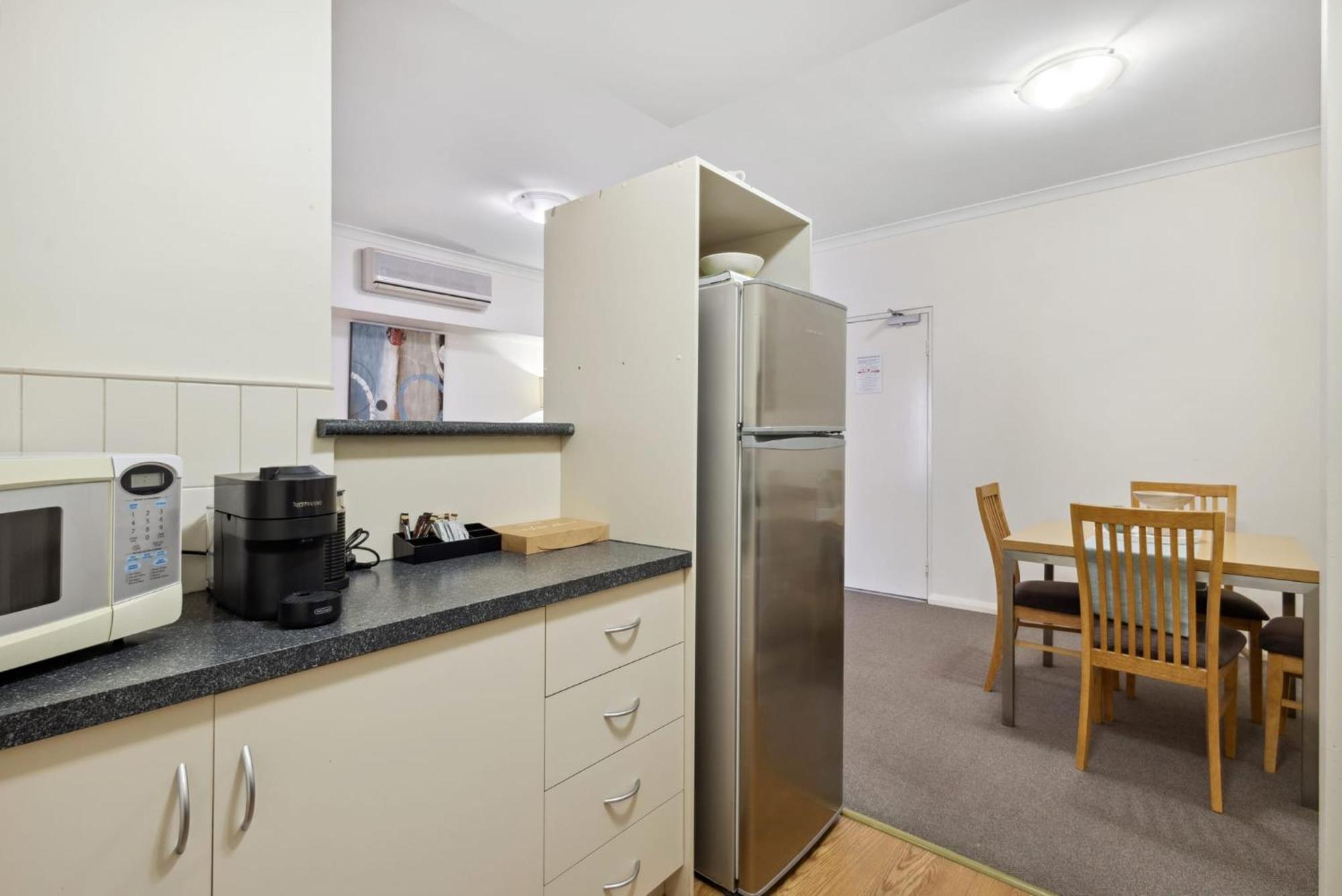 1brd 1bth 1prk - Northbridge Apartment Perth