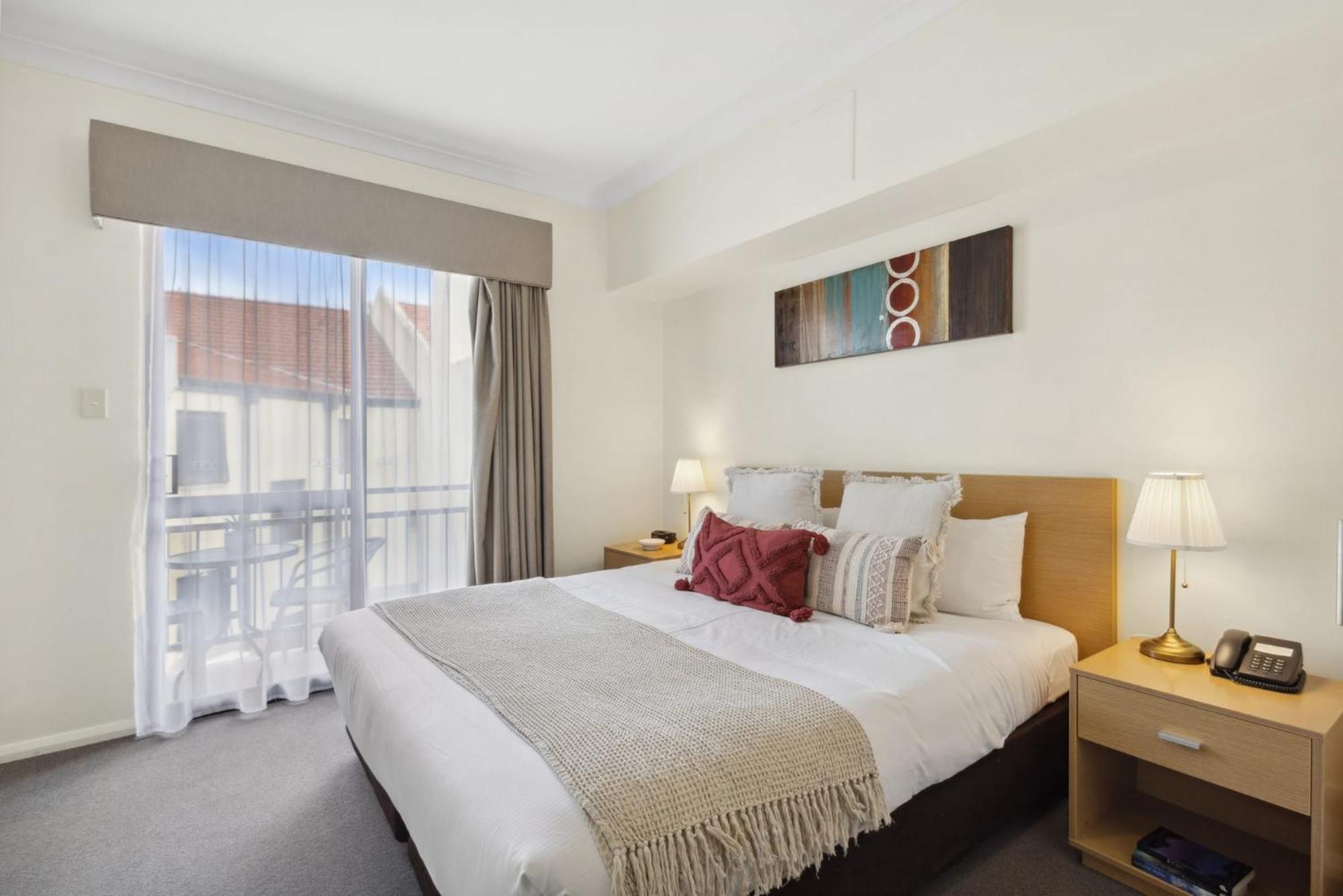 1brd 1bth 1prk - Northbridge Perth