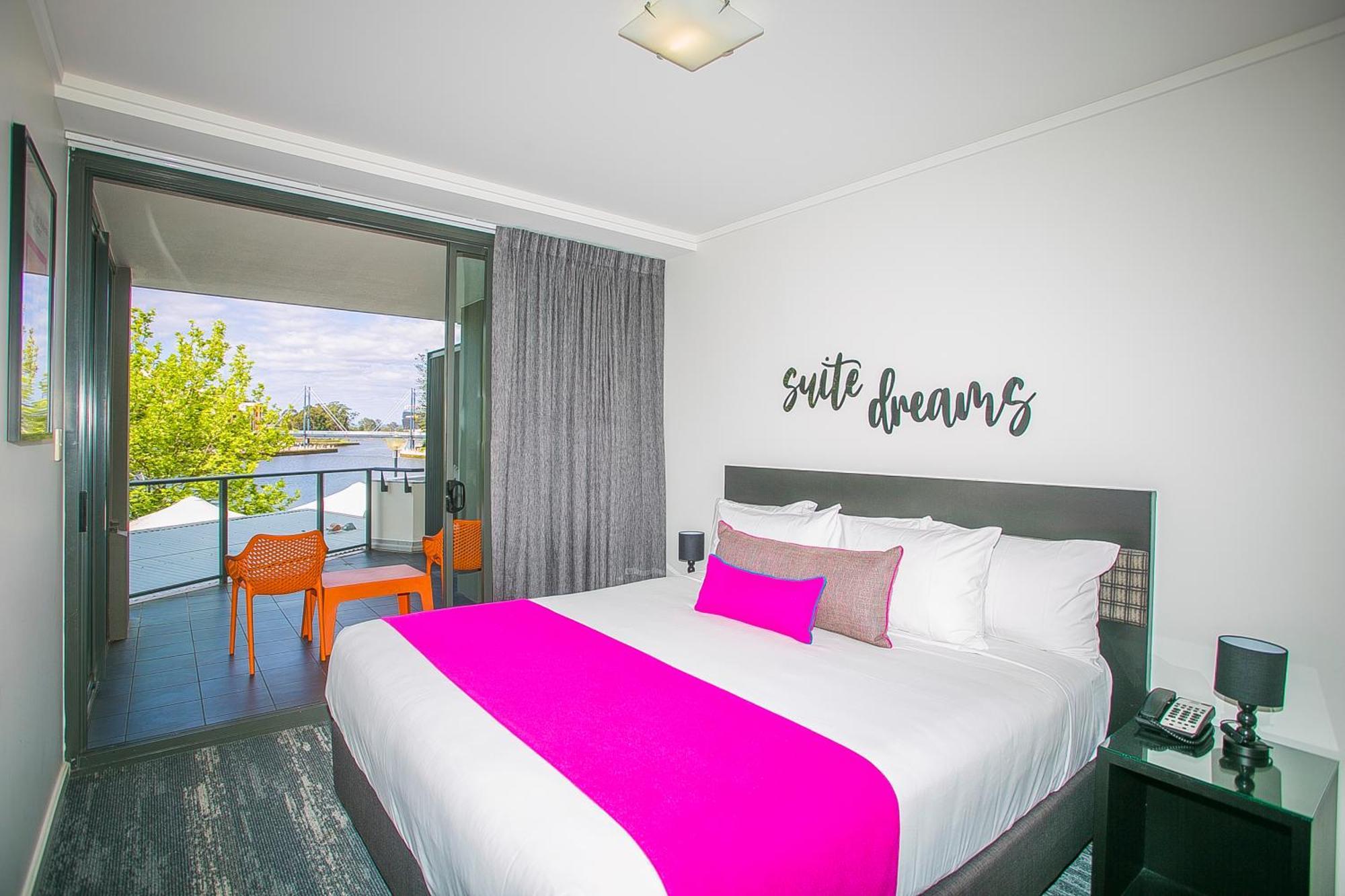 East 4* Perth