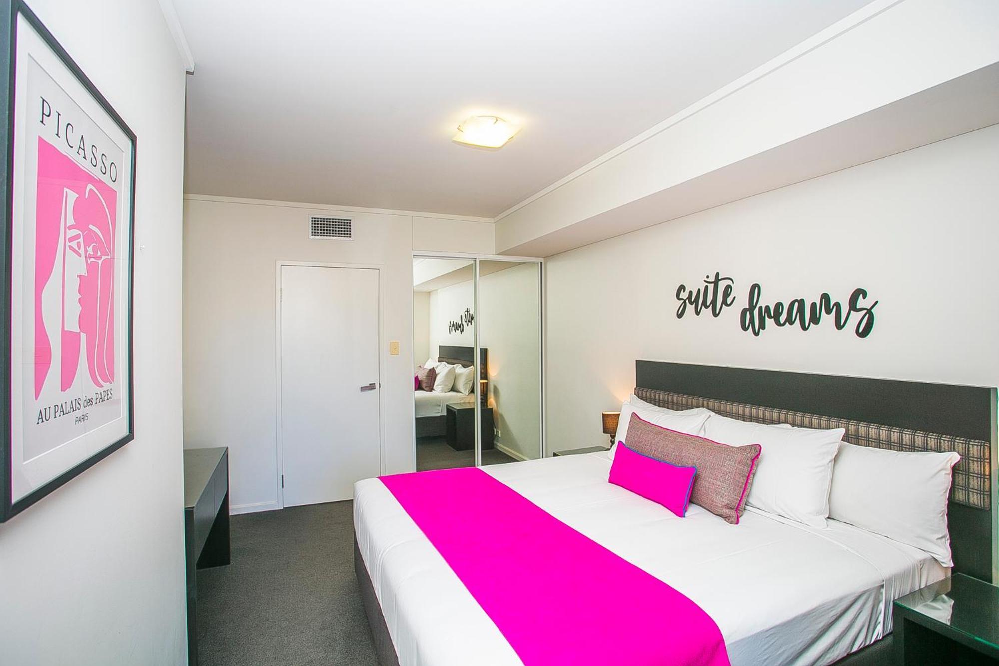 East Aparthotel