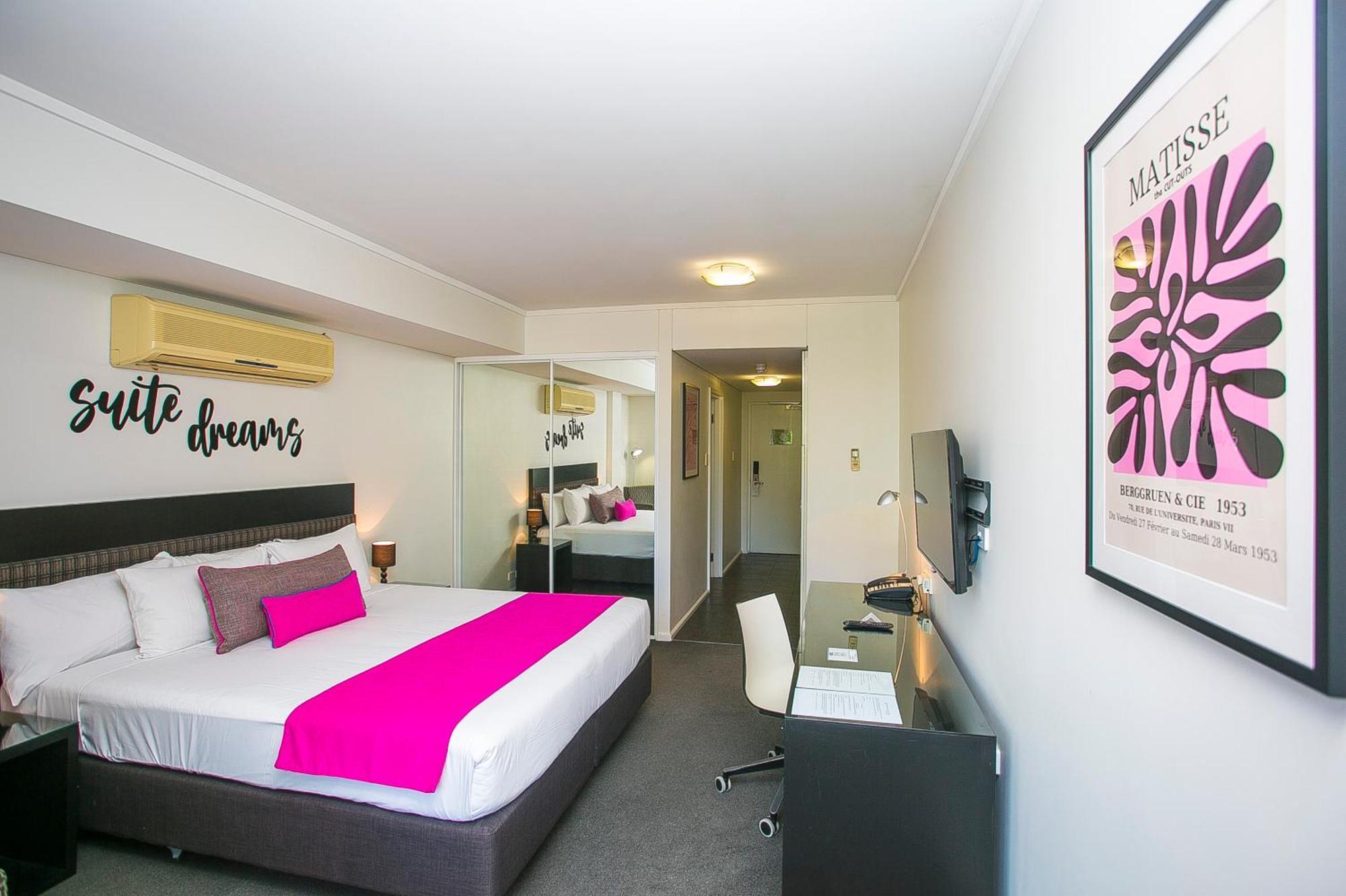 Aparthotel East