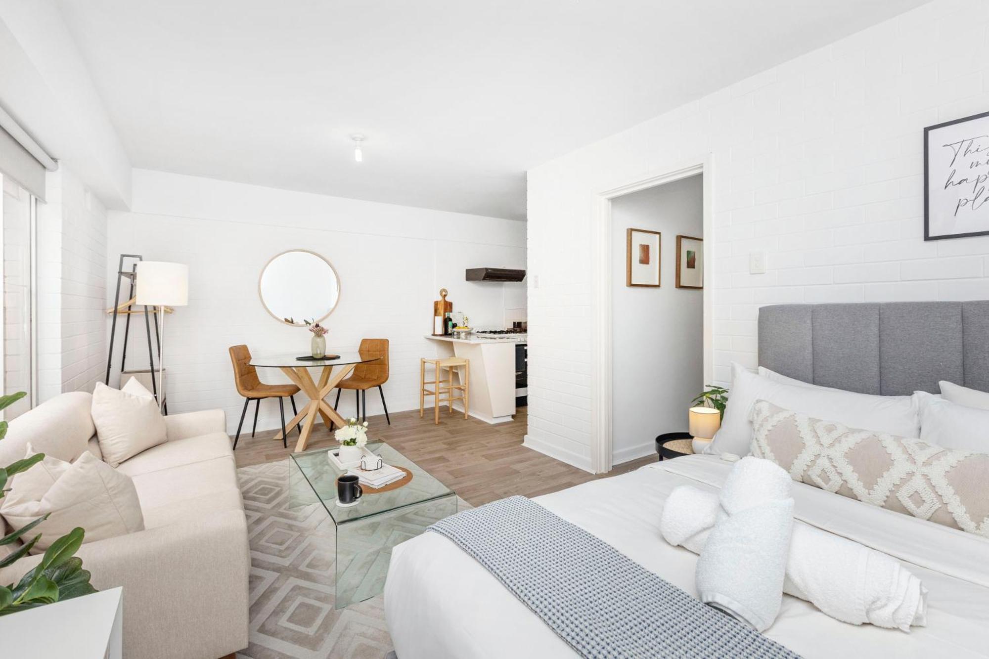 Apartment Urban Chic By 'the Strip' *