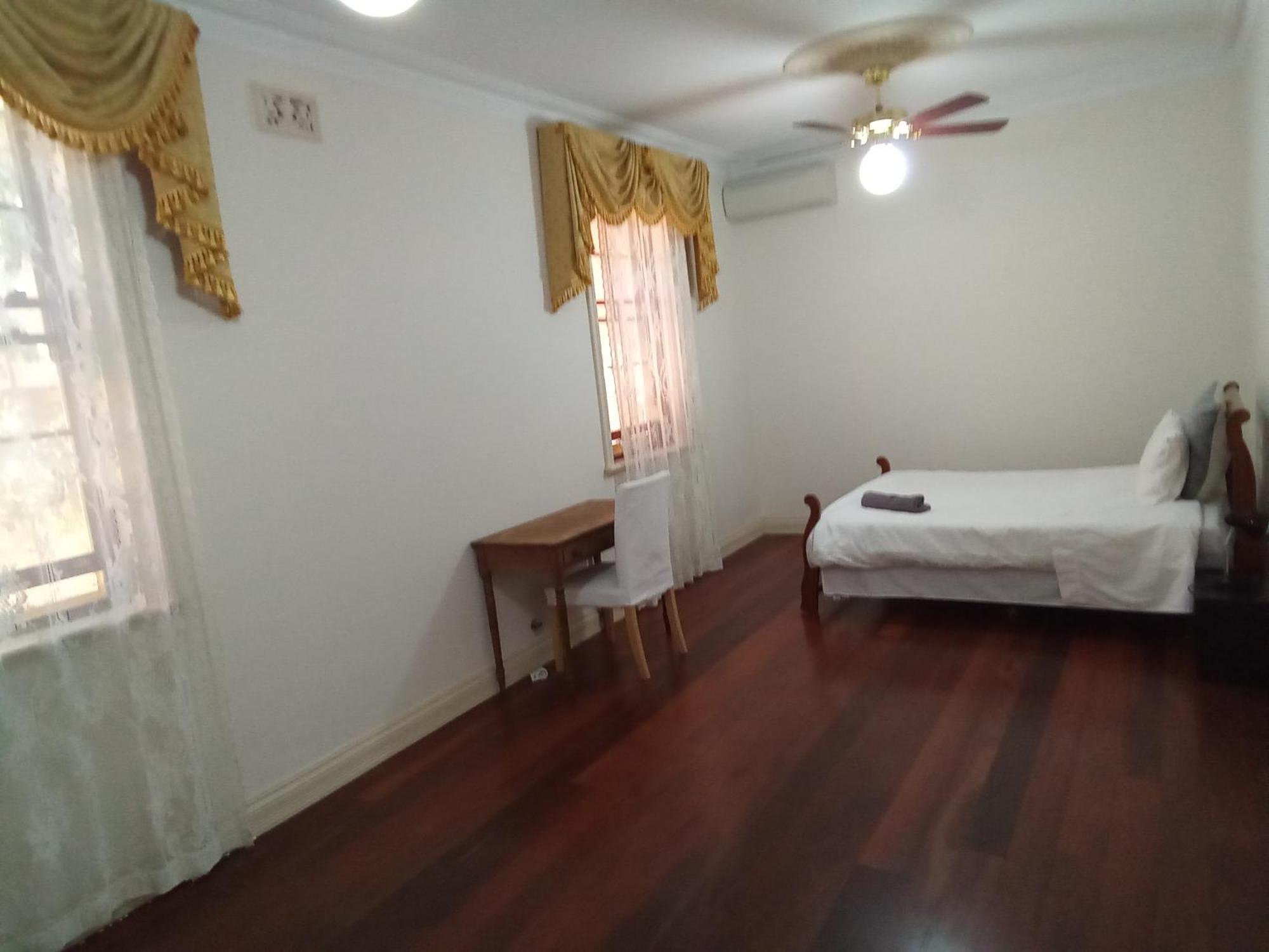 Guest house Heart Living-a Near New Federation Style House In The Heart Of Perth