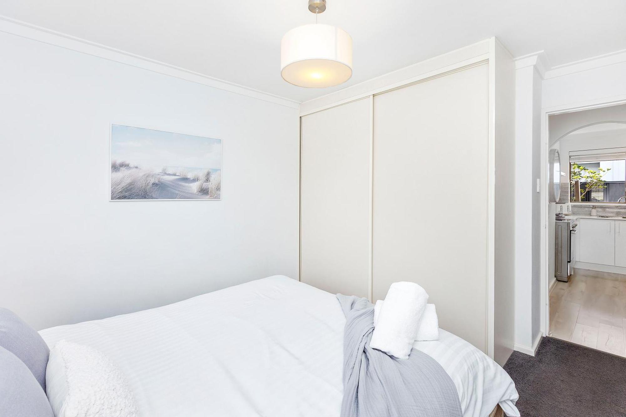 Coastal Convenience! Walk To The Shops & Cafes... Perth