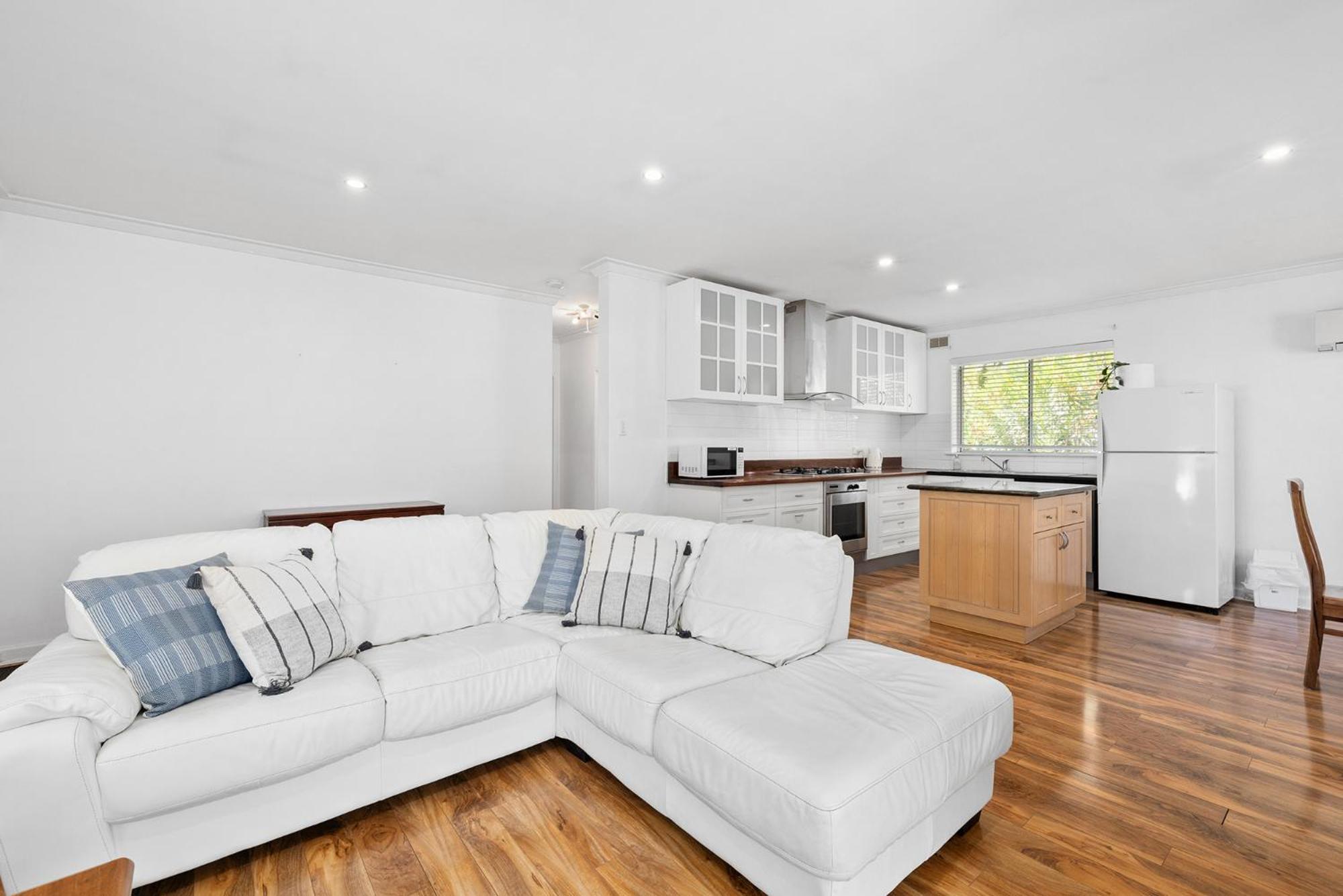 10/17 Richardson Street, South Apartment *