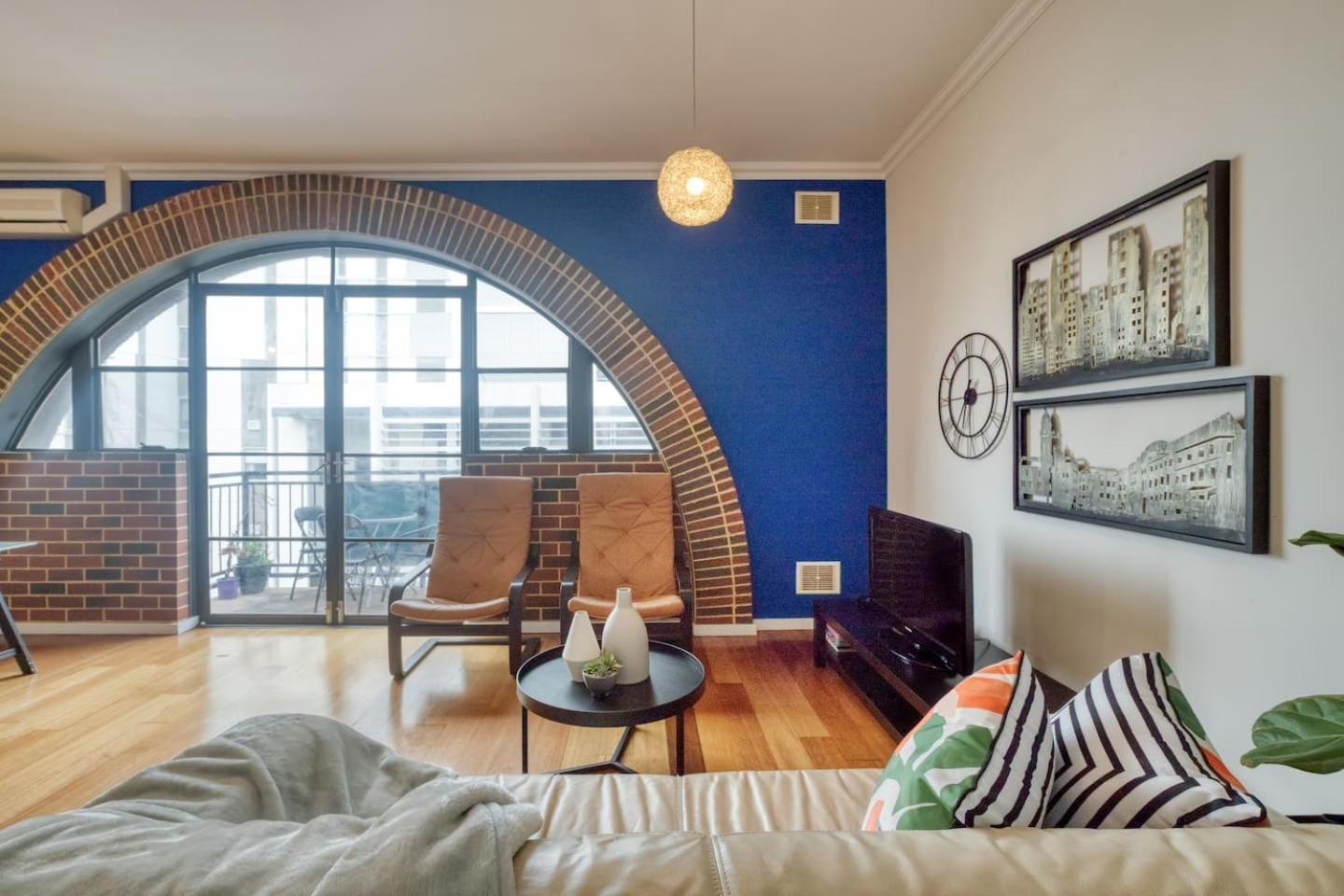 Spacious New York-style Loft With Balcony