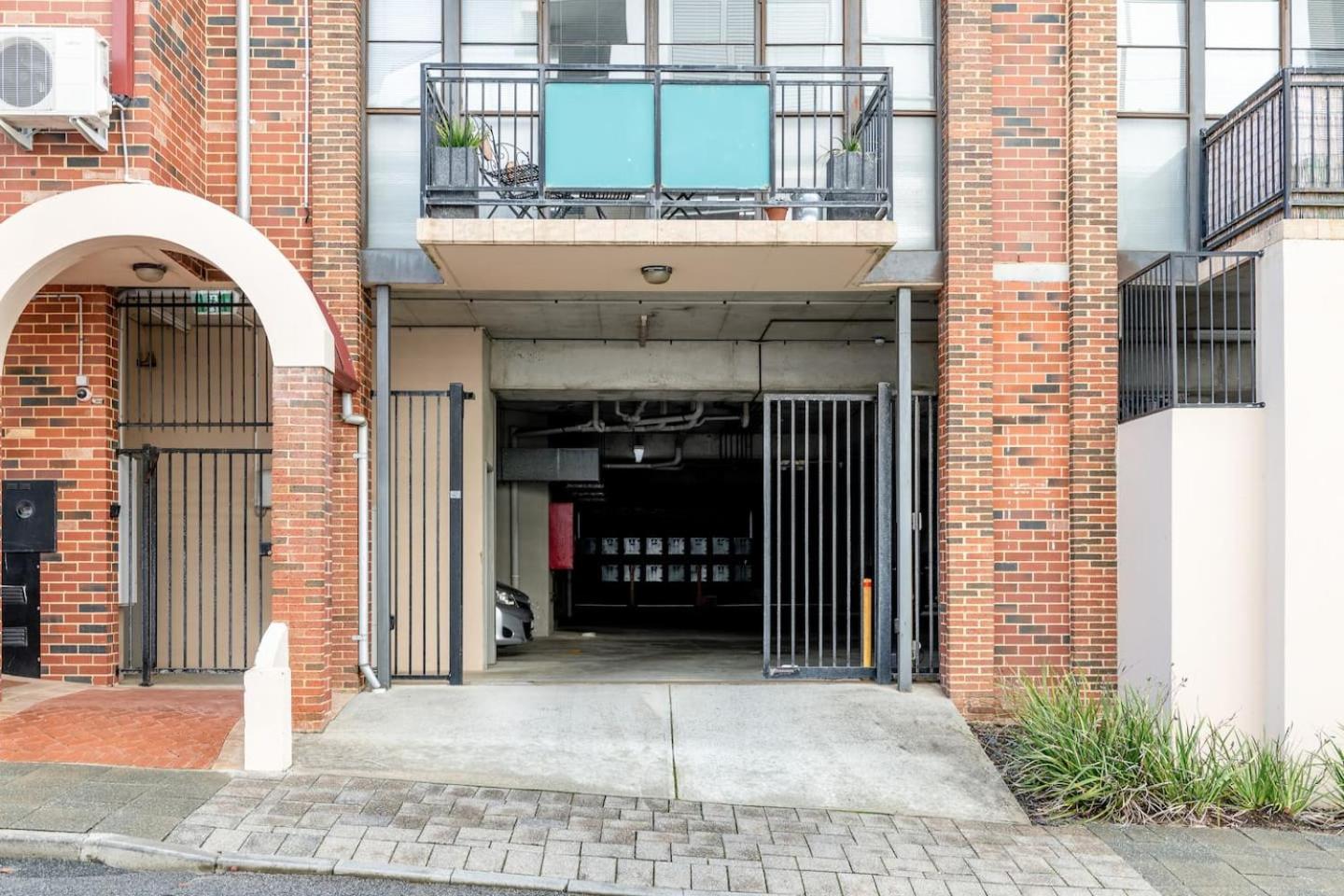 Spacious New York-style Loft With Balcony * Perth