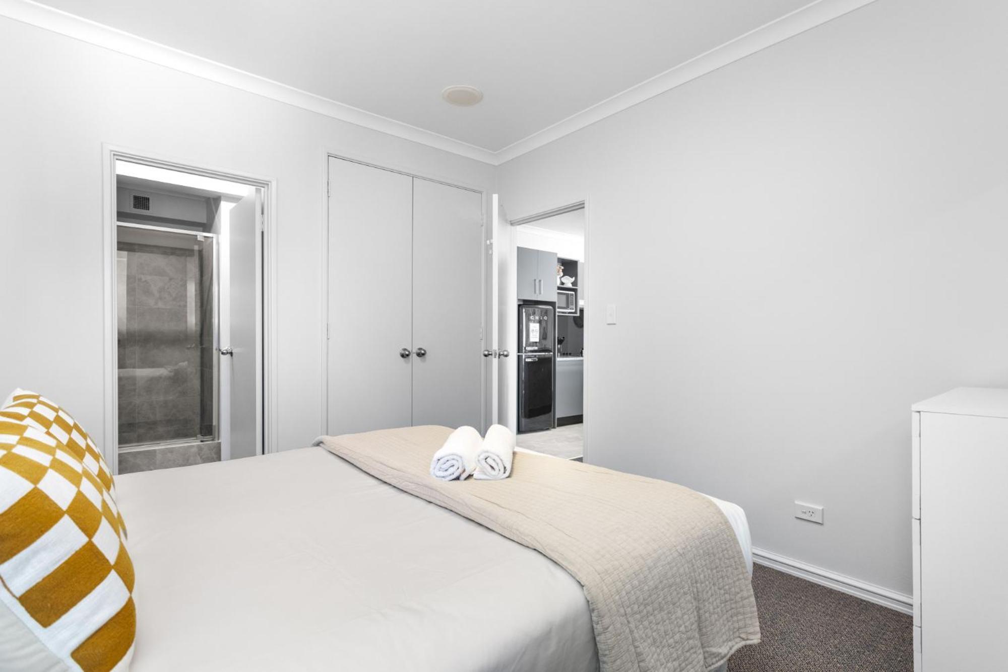 Living Retreat - Modern 2br In East Apartment Perth