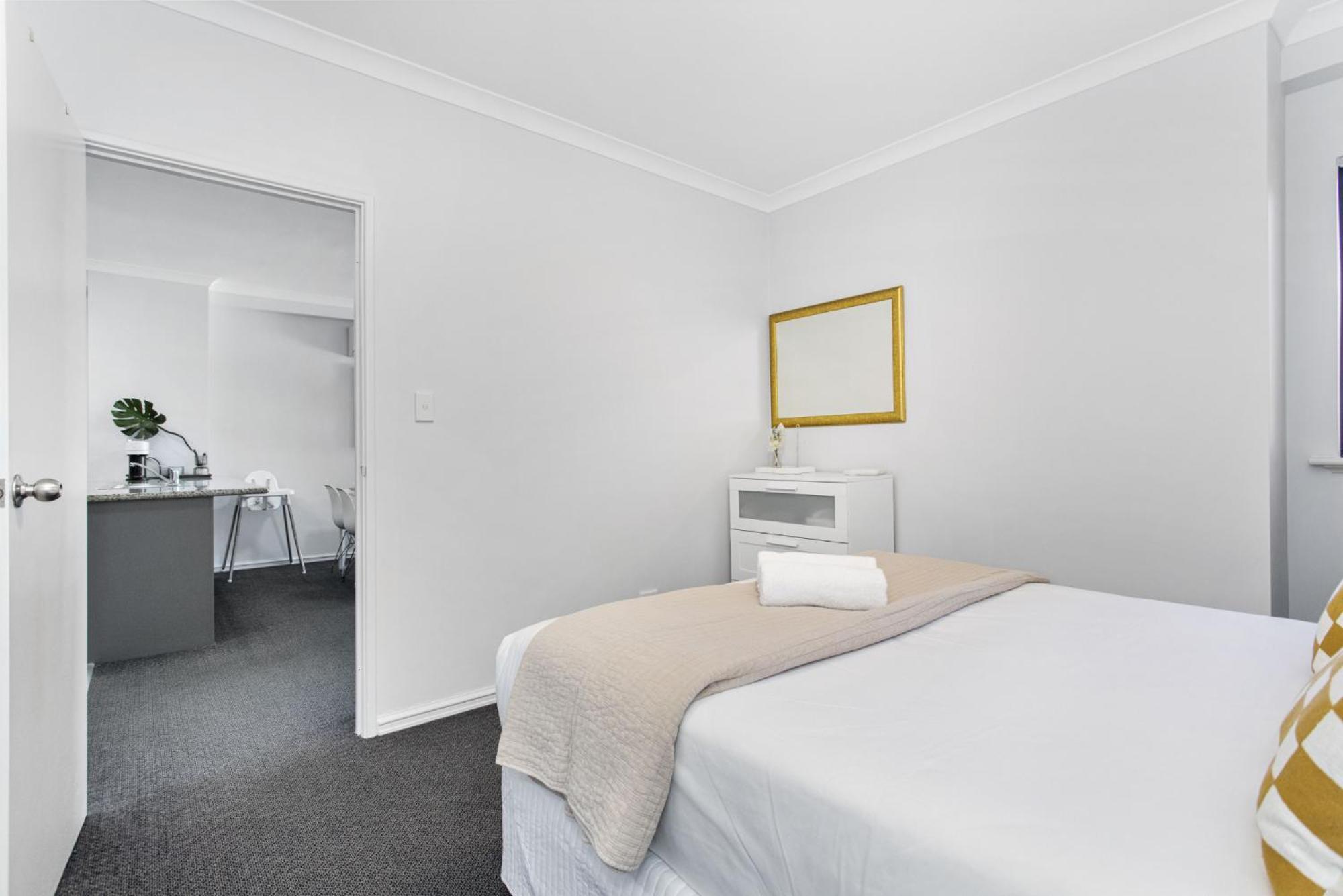 Living Retreat - Modern 2br In East * Perth