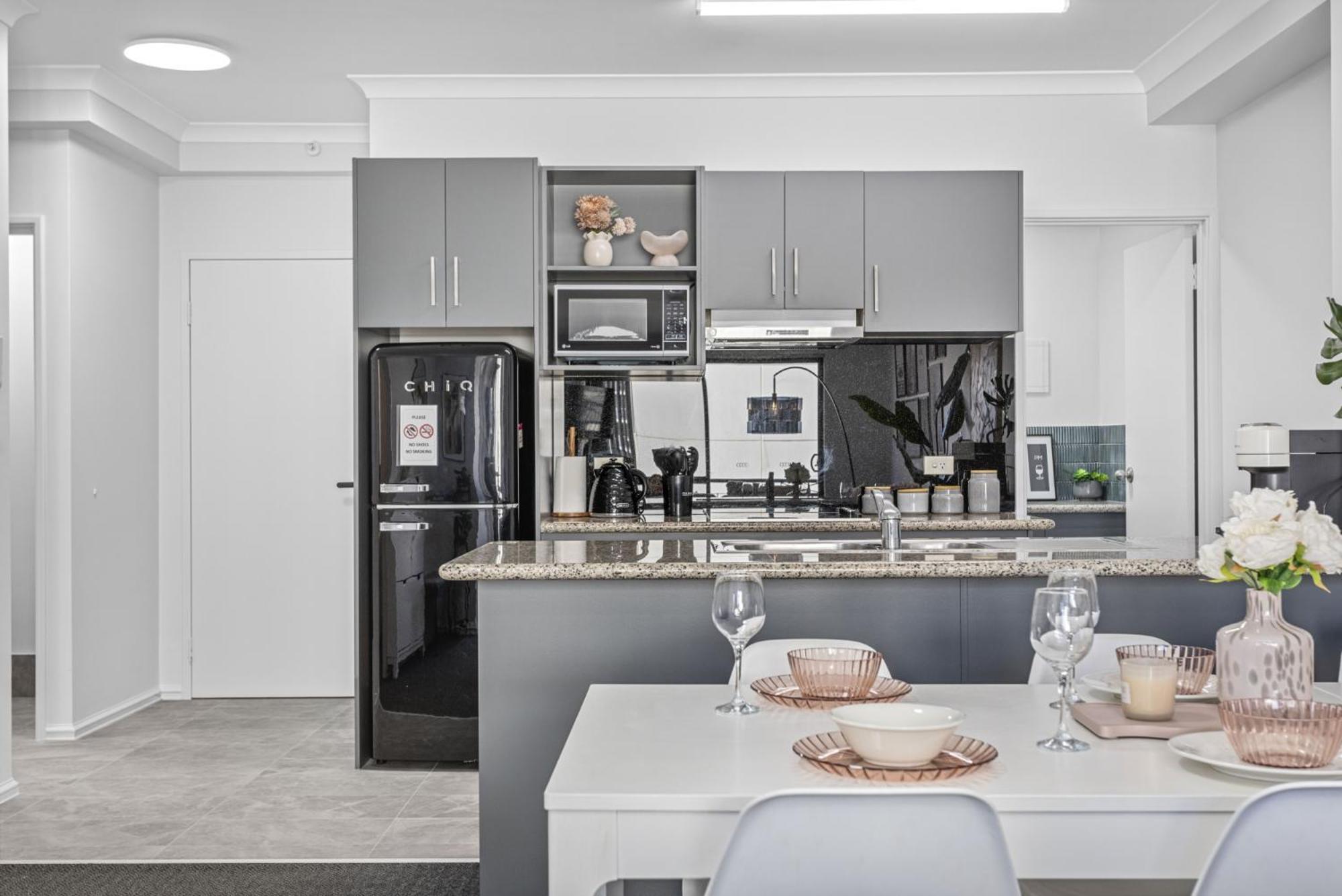 Living Retreat - Modern 2br In East *