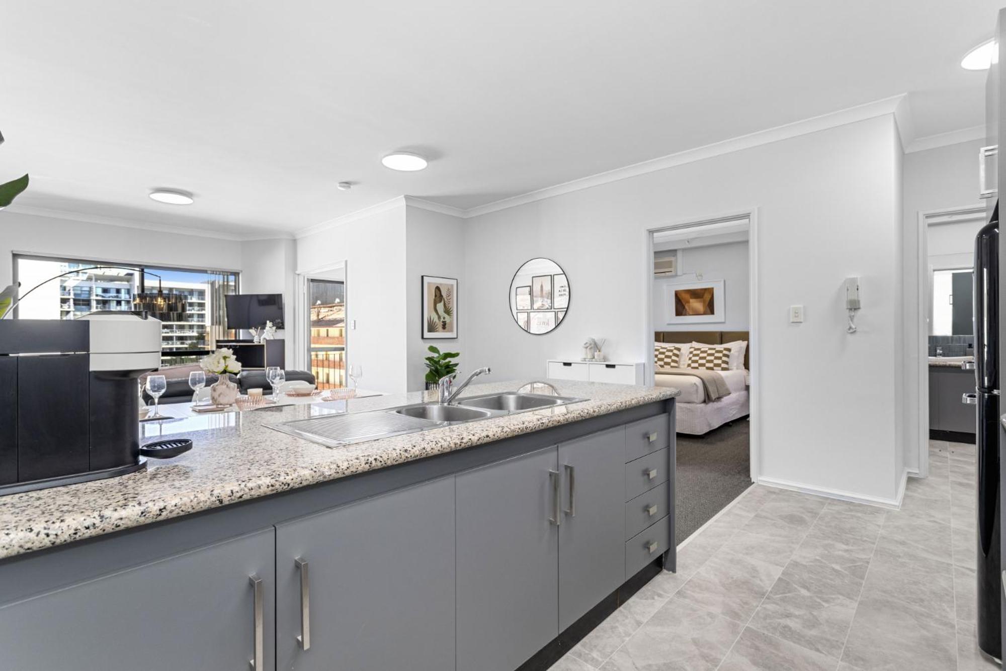 Living Retreat - Modern 2br In East Apartment *