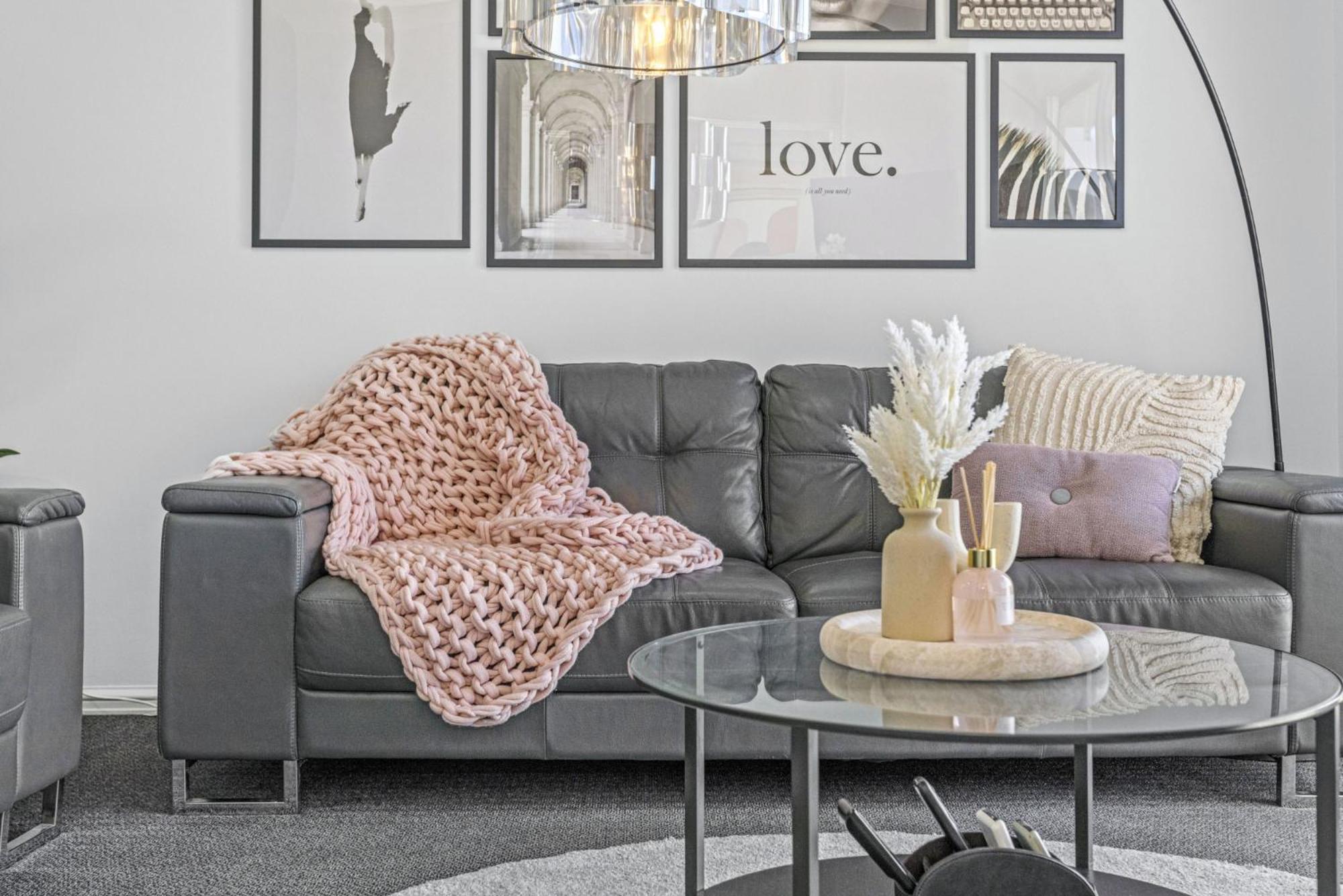 Living Retreat - Modern 2br In East * Perth