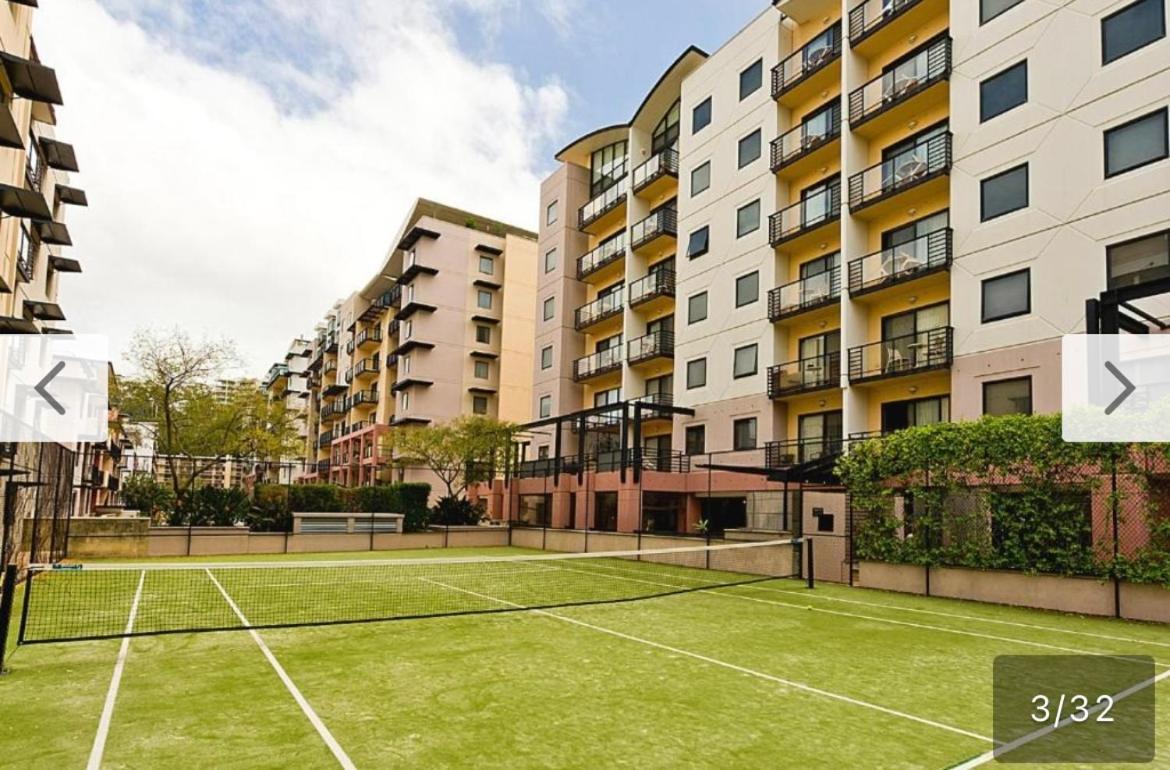 Waldorf In City Centre Apartment