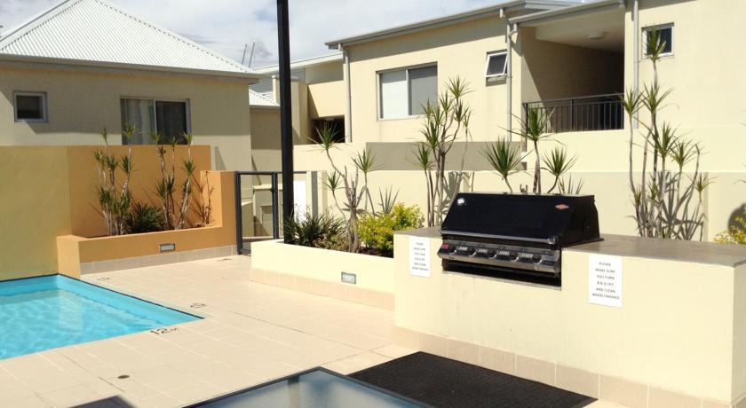 Eastgate Apartment *