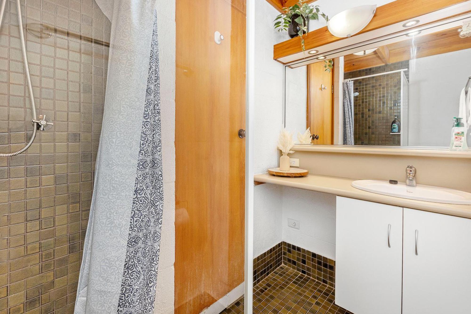Apartment 15 Cottesloe - Steps From - Sleeps 3 *