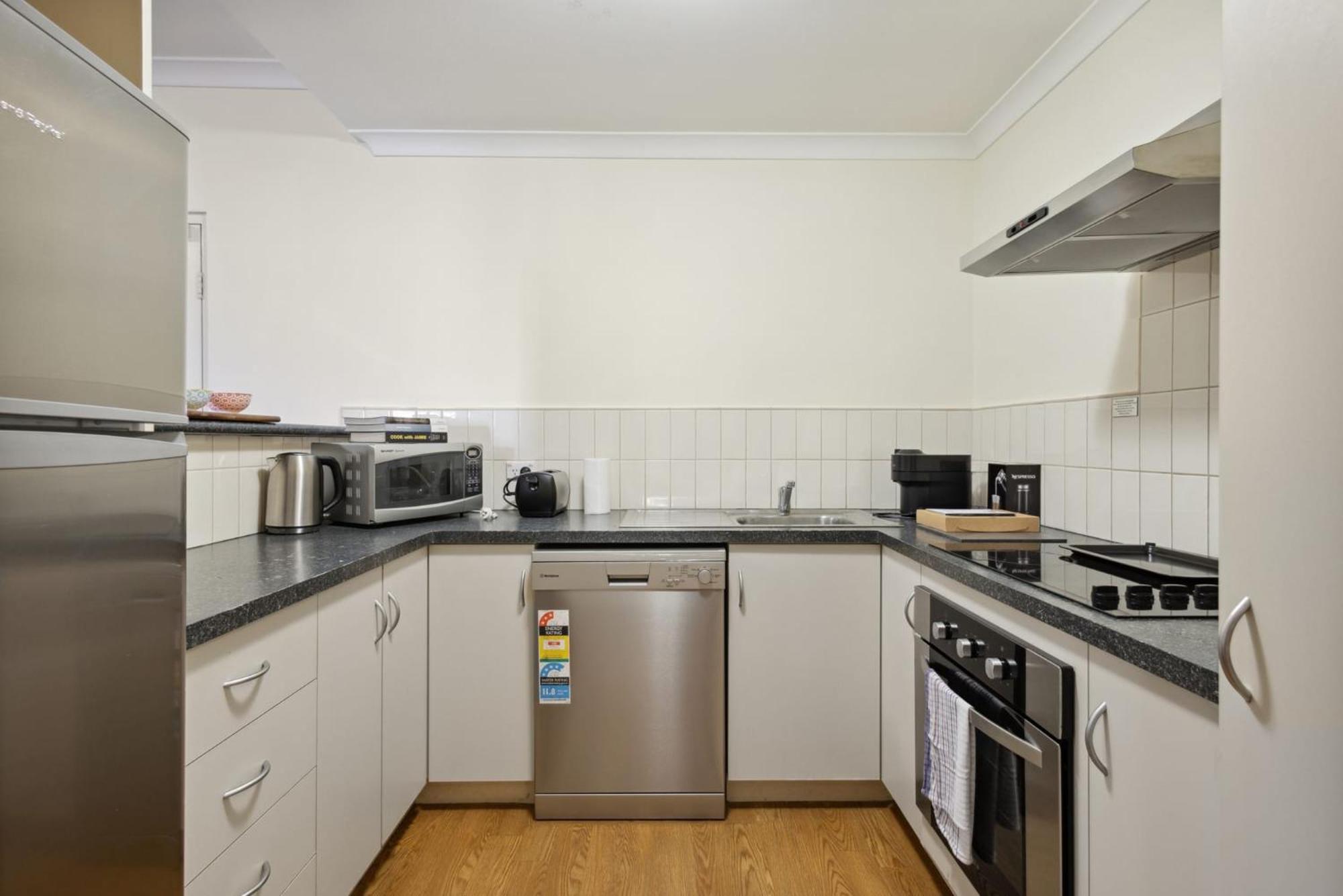 2bdr 1bth 1prk - Northbridge Magic