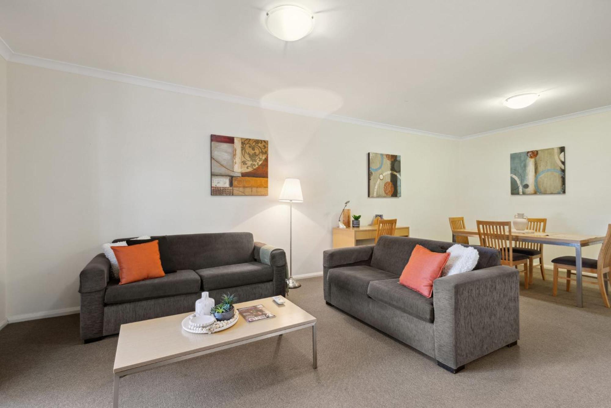 Apartment 2bdr 1bth 1prk - Northbridge Magic *