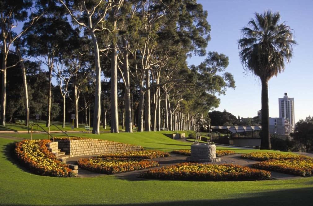 3bdr 2bth 1prk - Northbridge Townhouse Perth