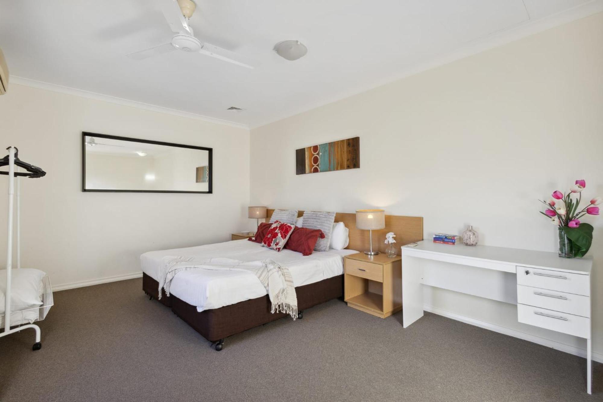 Apartment 3bdr 2bth 1prk - Northbridge Townhouse