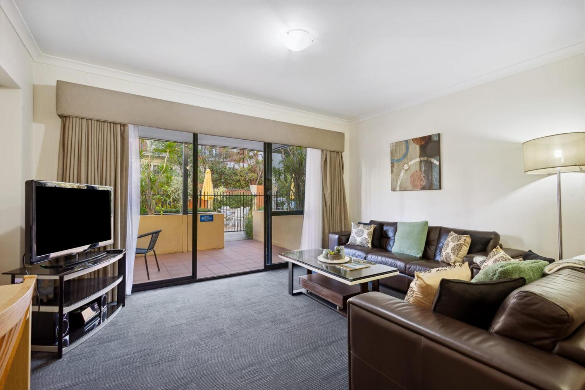 Apartment 3bdr 2bth 1prk - Northbridge Townhouse *