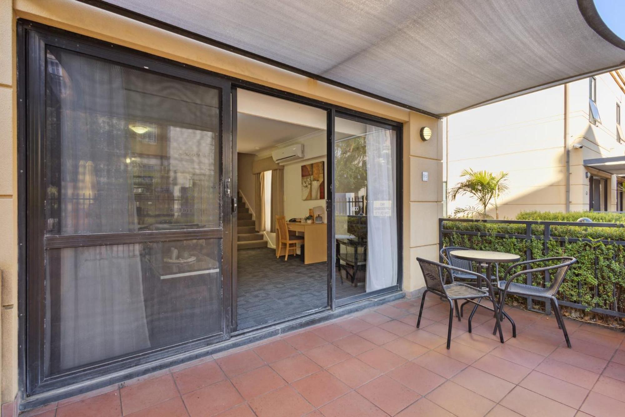 3bdr 2bth 1prk - Northbridge Townhouse Perth