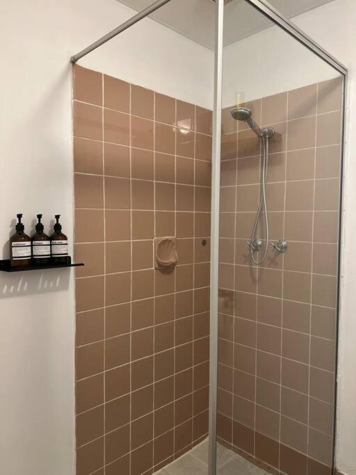 Humble & Cosy, In The Heart Of East Vic Park * Perth