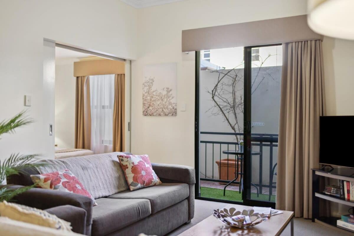 Fabulous In Northbridge With Pool & Wifi Apartment Perth