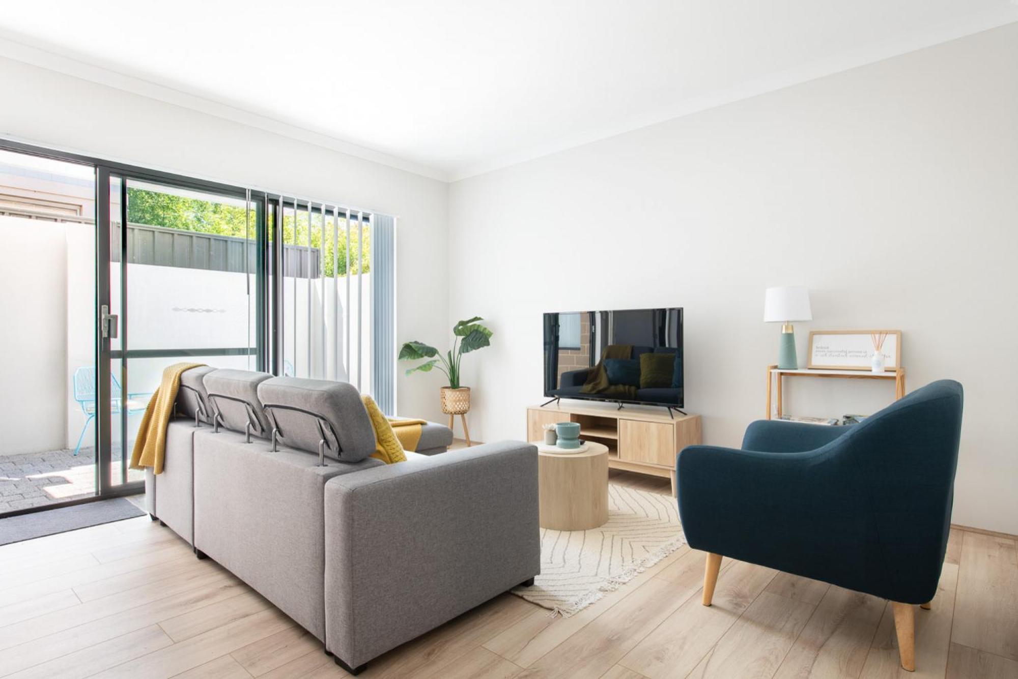 Bright Trendy 2bdrm - Walk To River & Shops *