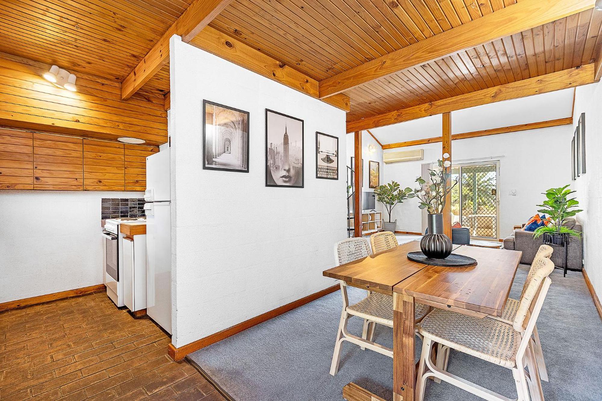 Apartment 8 Cottesloe Steps To - Sleeps 3