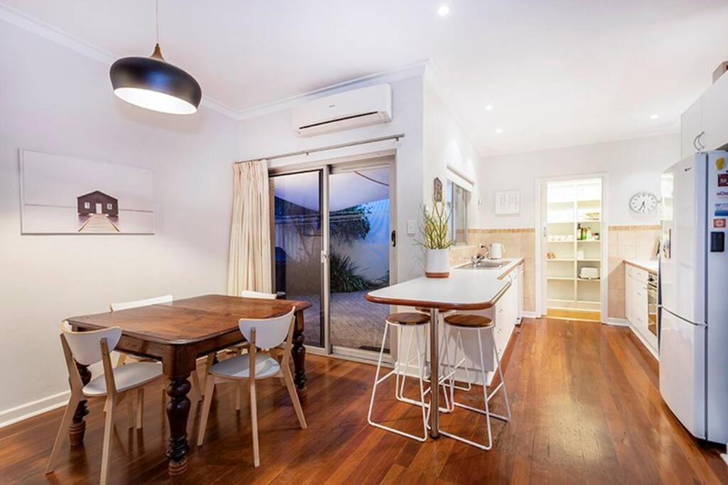 Cottesloe Artists Retreat - Executive Escapes Holiday home