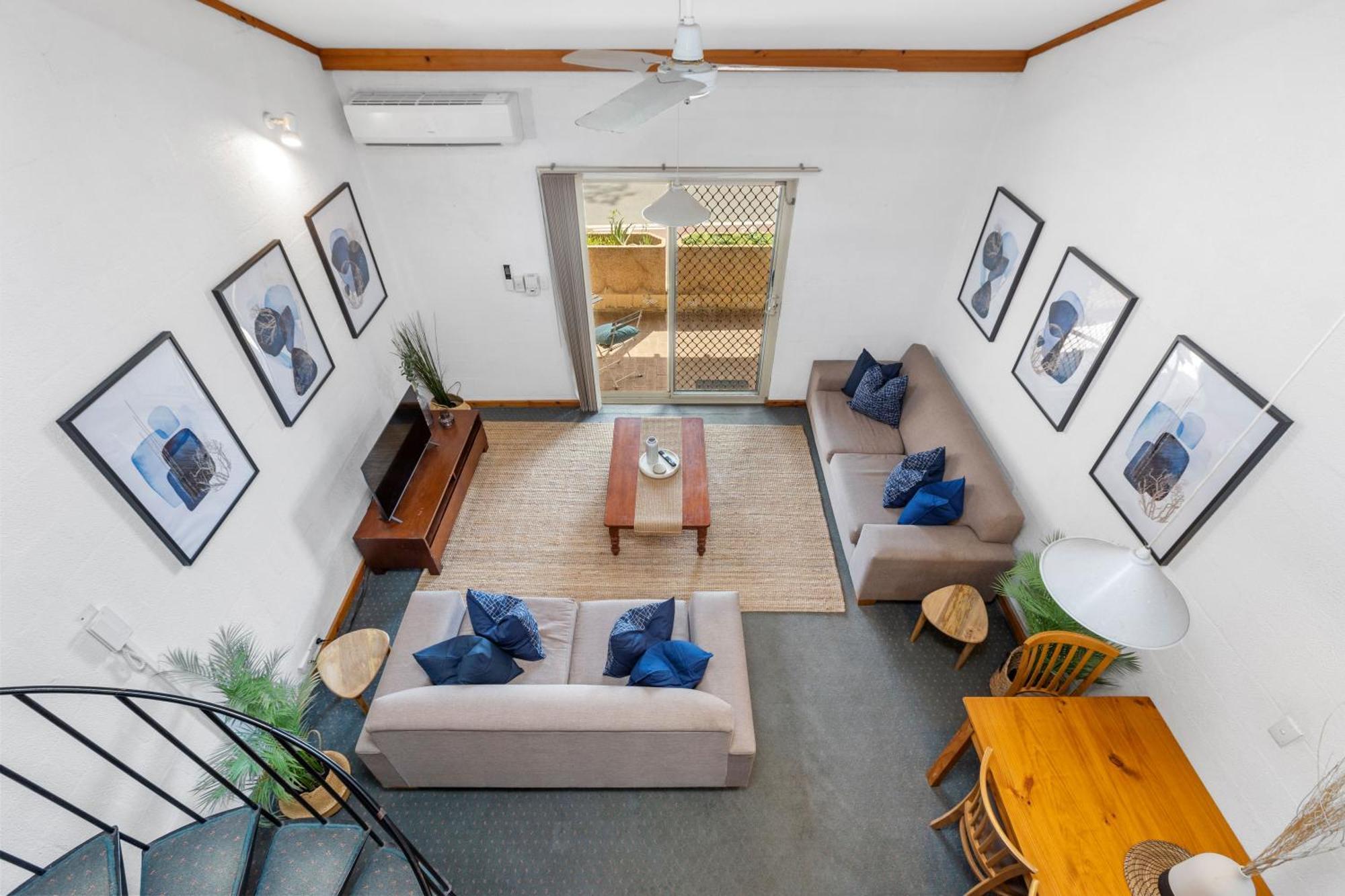 10 Cottesloe - Steps From - Sleeps 3-wifi *