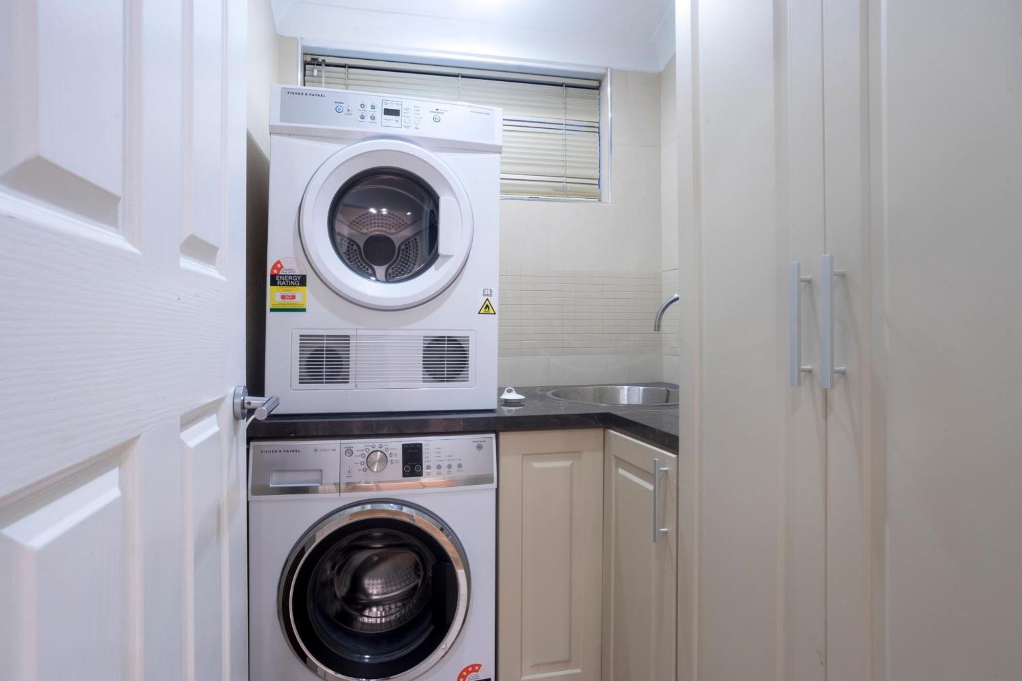 Apartment Bright 2 Bedroom In A Great Location