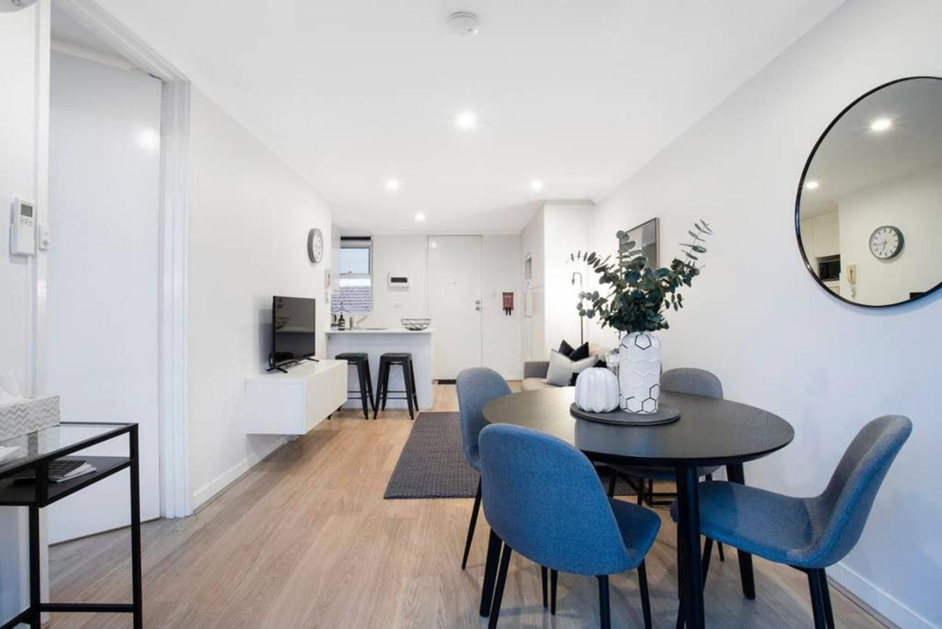 1 Bdr Stunning Views South * Perth