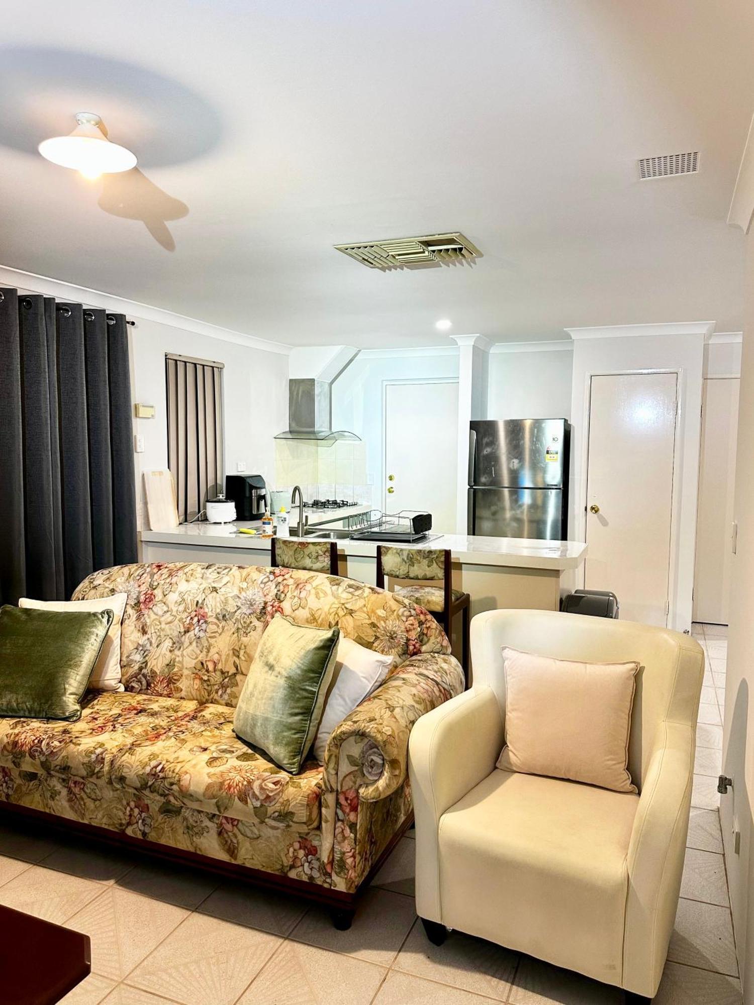 Homestay Cannington Sharehouse Near Shops And Restaurant *