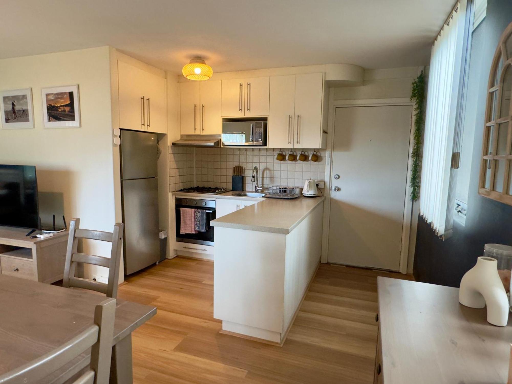 Forr64 - Comfy Corner In East Perth Apartment