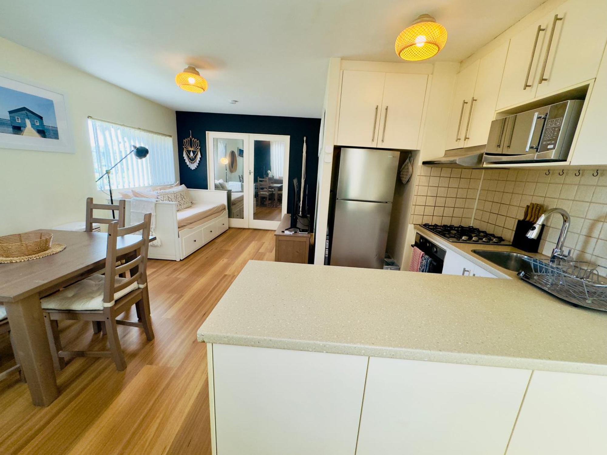 Forr64 - Comfy Corner In East Perth *