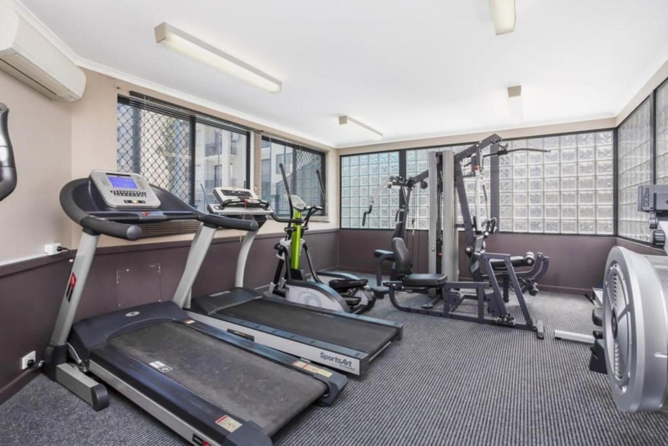 6 Executive Eastside Parking & Pool Apartment Perth