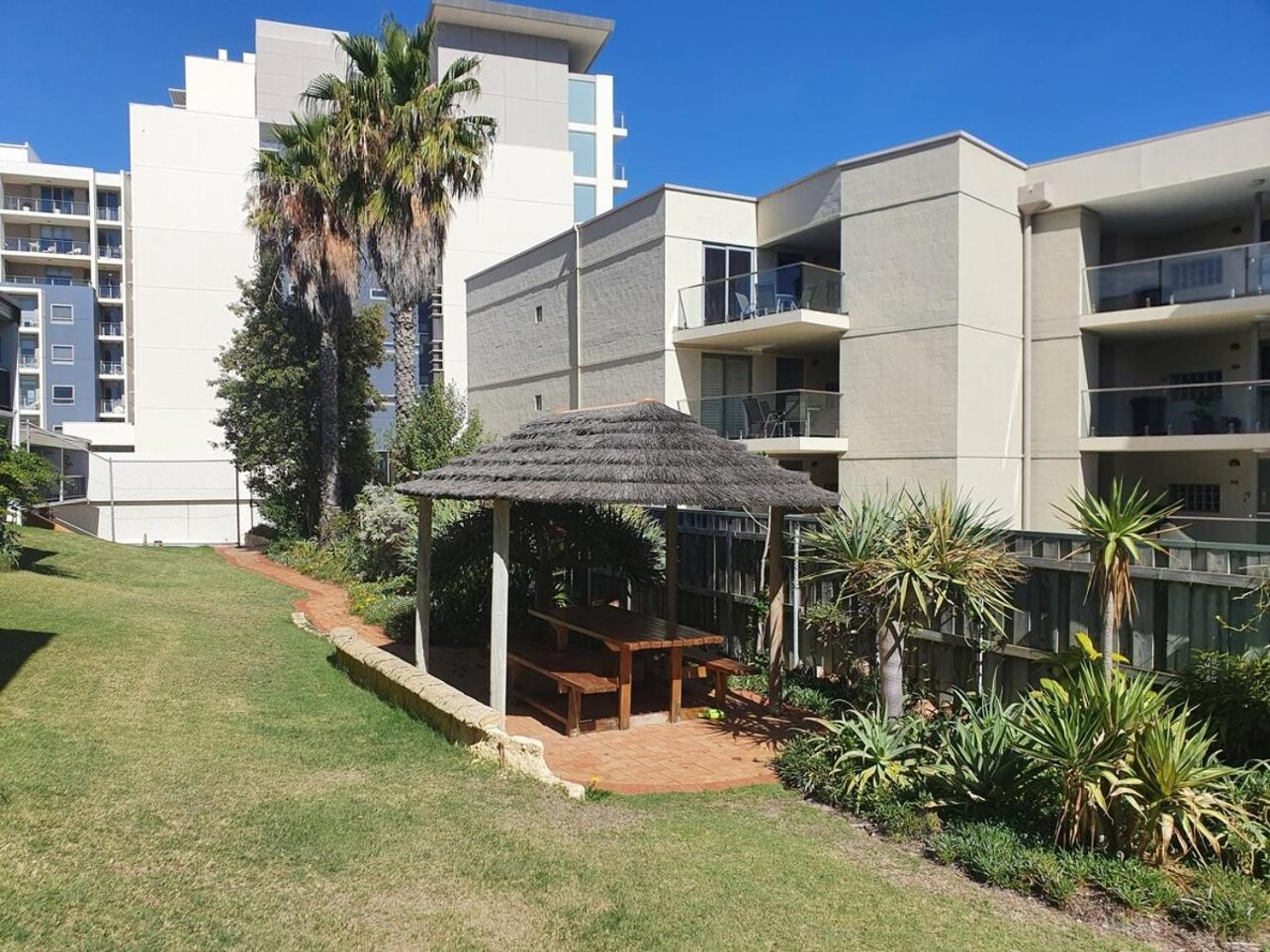 Coastal Salty Air 2bedrm 2bath W Ocean Views!