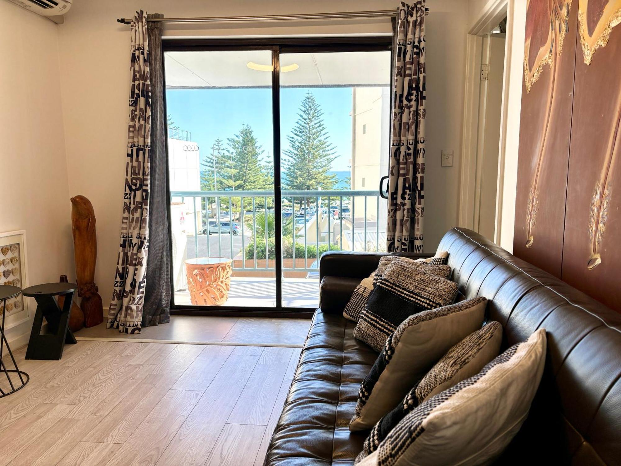 Coastal Salty Air 2bedrm 2bath W Ocean Views!
