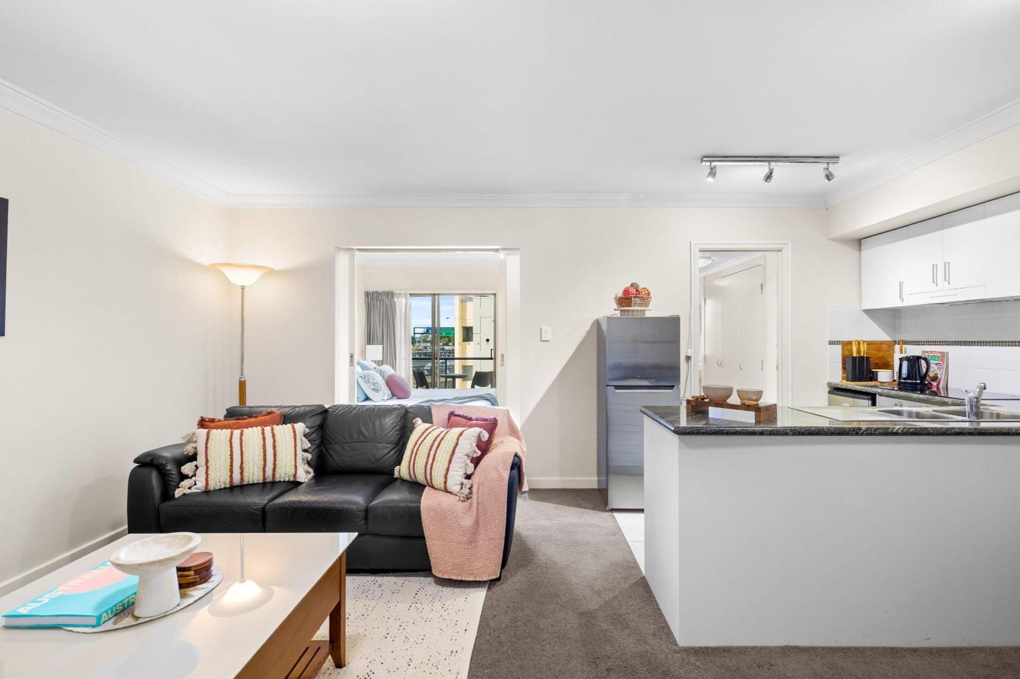 Apartment Luxurious Cbd C Kings Park Free Parking