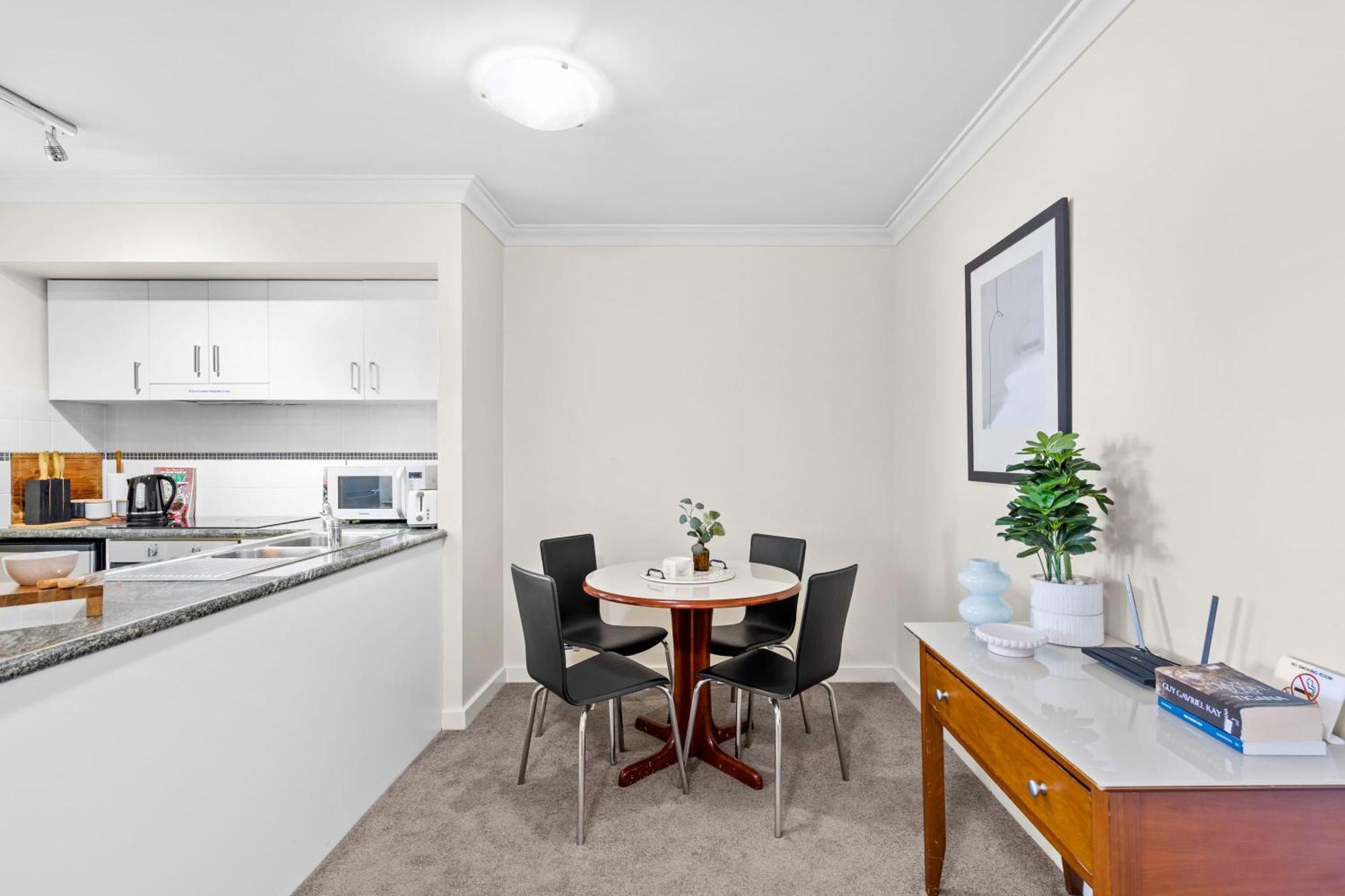 Apartment Luxurious Cbd C Kings Park Free Parking