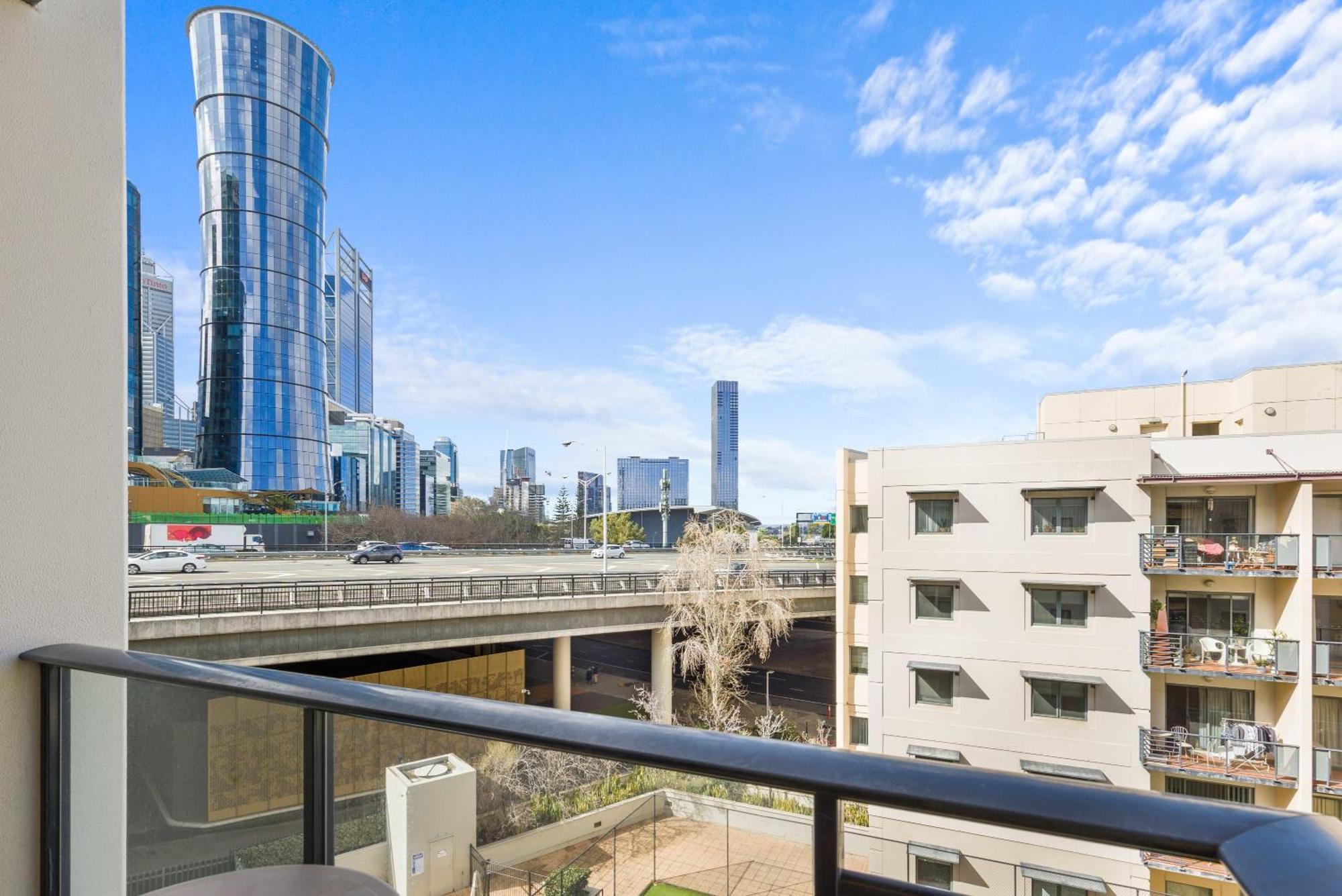 Luxurious Cbd C Kings Park Free Parking Apartment Perth